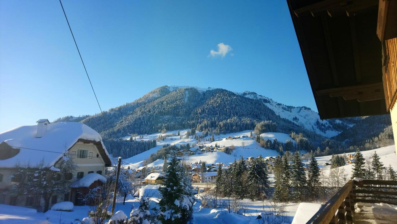 Ferienwohnung Haus Wastl Russbach am Pass Gschütt Exterior foto
