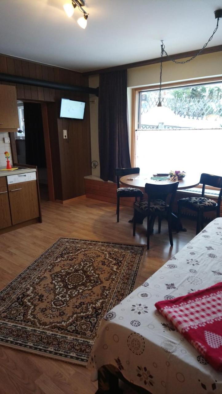 Ferienwohnung Haus Wastl Russbach am Pass Gschütt Exterior foto